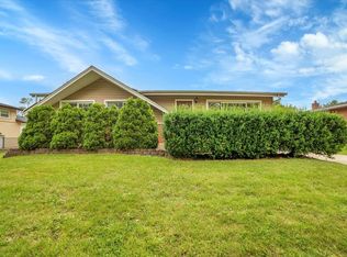 602 E Dogwood Ln, Mount Prospect, IL 60056