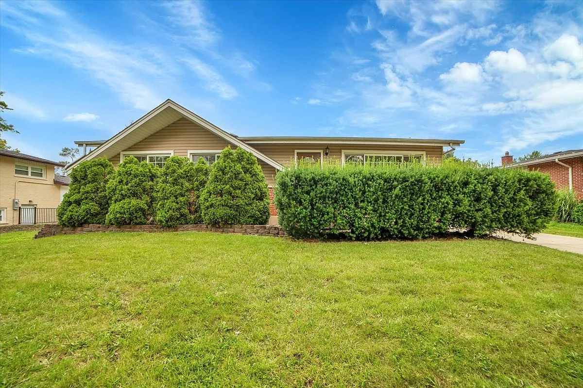 602 E Dogwood Ln photo 1