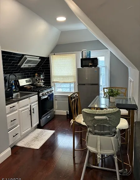 925 South St — Photo 3