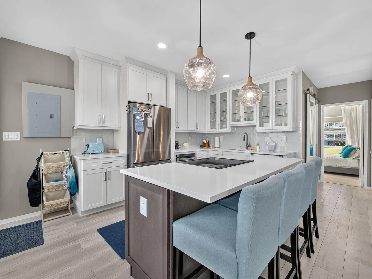 2 bed, 1.0 bath, 760 sqft, $3,500 — Photo 1