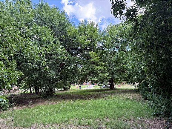 2nd image of 621 SE 14th St Lot 35-37