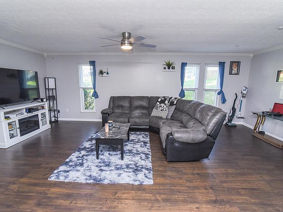 2nd image of 4231 Briarwood Dr APT 3