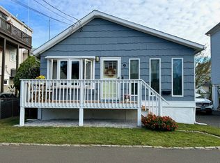 9 Sperry St, Milford, CT 06460