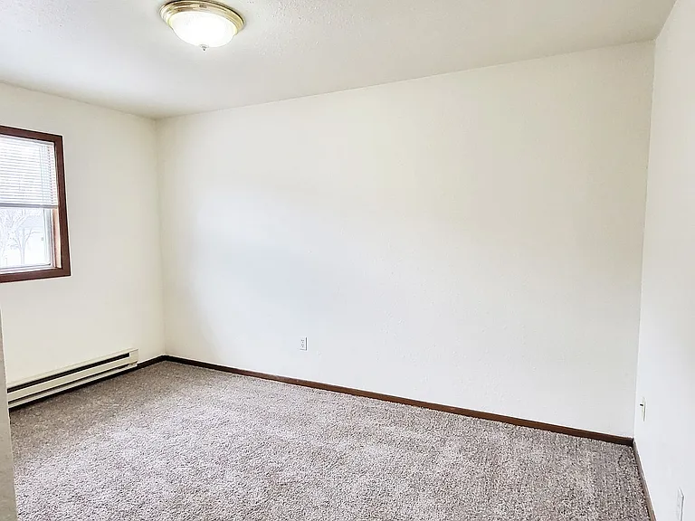 2206 8th Ave NW — Photo 3
