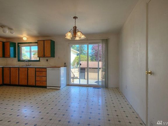 4th image of 23209 45th Ave W