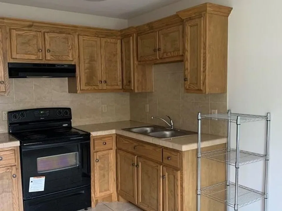 607 S Arroyo Blvd #B