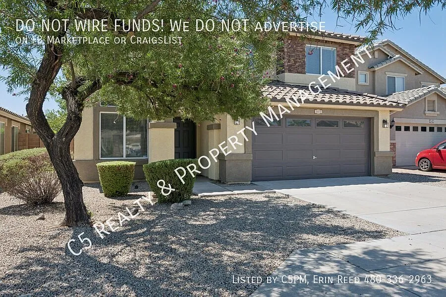 Beautifully Updated 4 Bedroom Home in San Tan Heights! — Photo 4