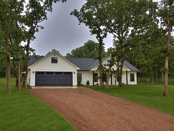 2nd image of 15440 Pheasant Run Rd