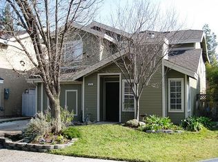 9884 N Canyon Creek Ln, Fresno, CA