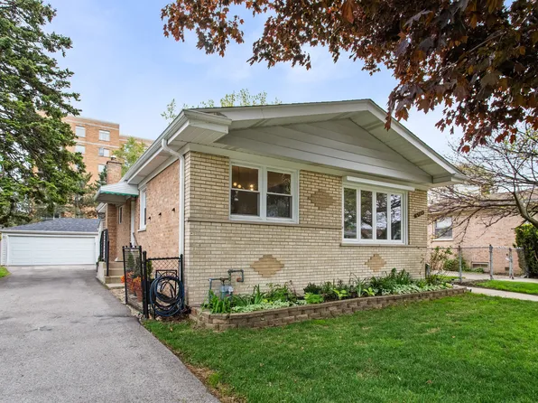 6709 W Forest View Ln, Niles, IL 60714