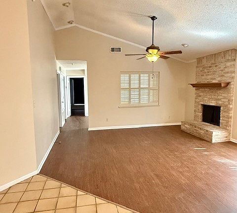 2nd image of 418 Waterford Dr