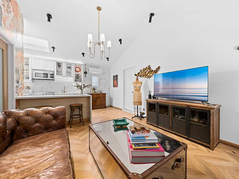 4070 Rosabell St #1 — Photo 12