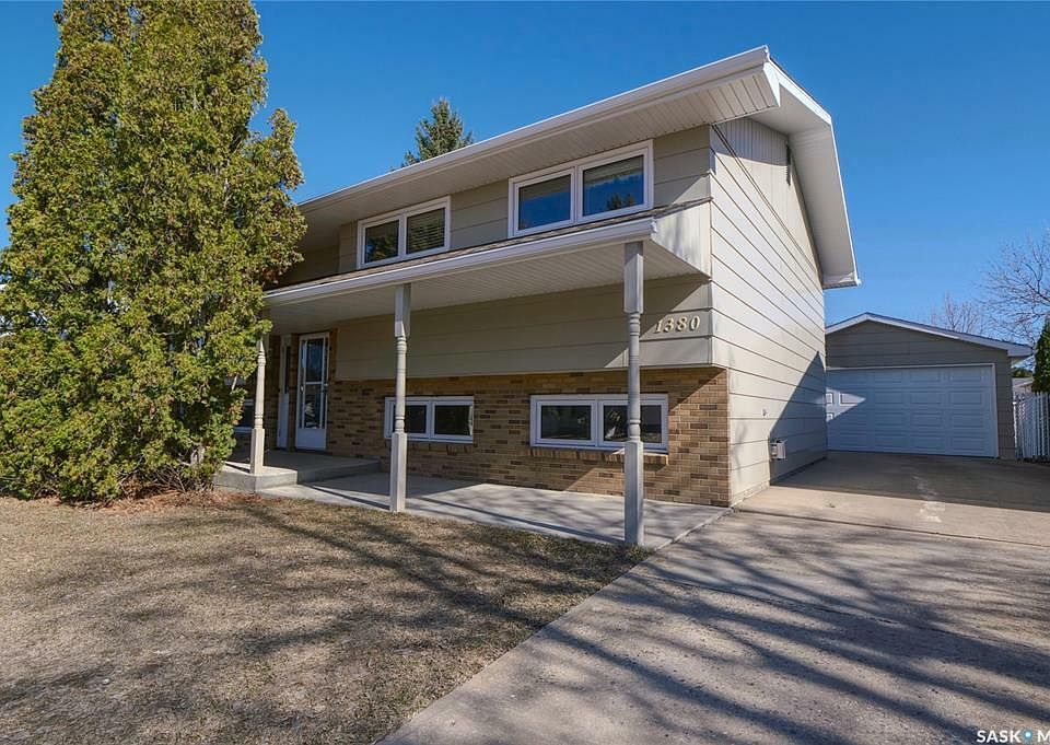 1st image of 1380 Prince Cres