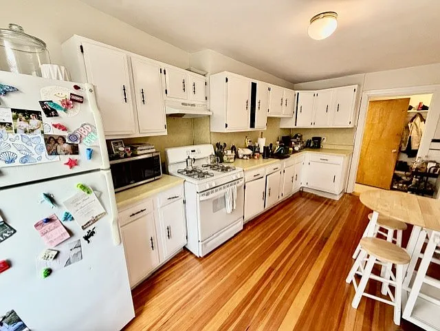 357 Hanover St #2 — Photo 12