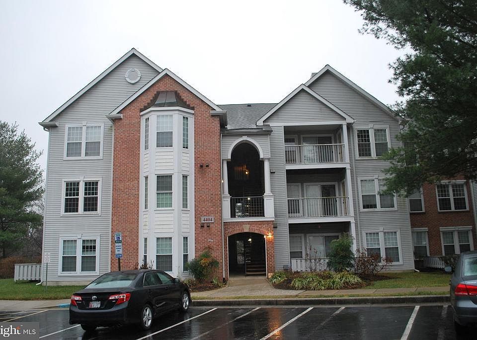 1st image of 4404 Silverbrook Ln APT E204