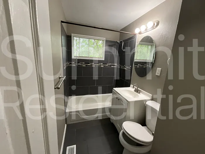 8608 Crystal Ave — Photo 10