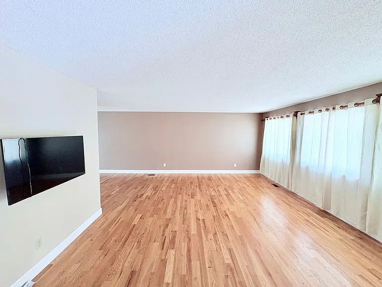 101 Knight Cir — Photo 3