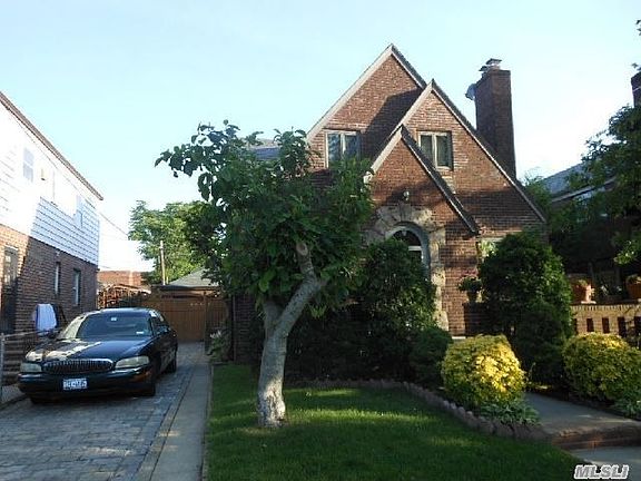 Long private driveway