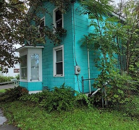 2nd image of 762 E 2nd St