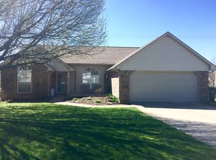 203 Copperfield Ln, Georgetown, KY 40324