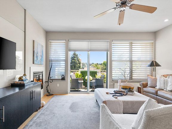4th image of 2030 N Pacific Ave Unit 331