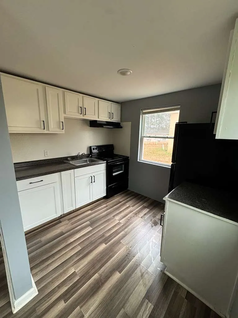 2 bed, $950 — Photo 2