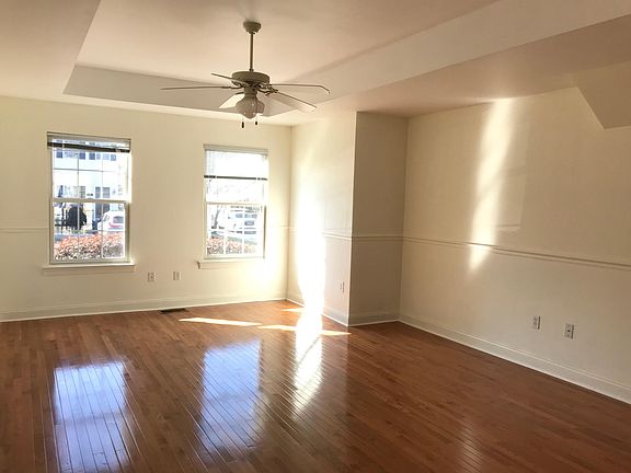 2nd image of 1781A Chateau Pl