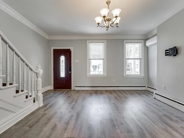 214 Olean Avenue image 5 of 37