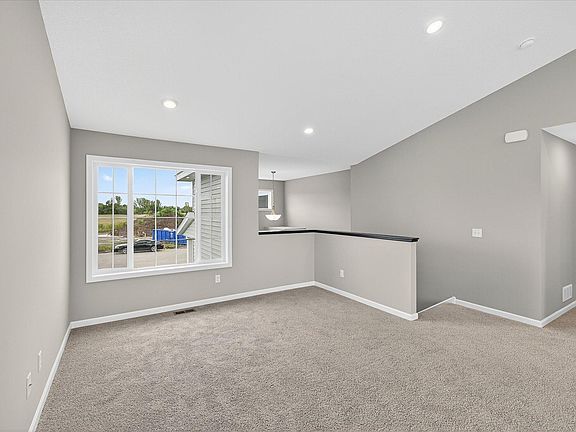 5th image of 1752 Squirrel Way
