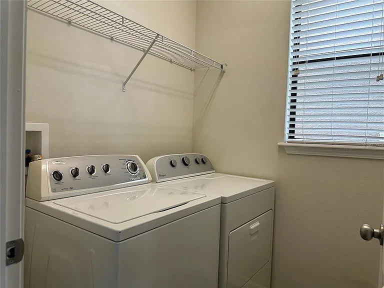 4515 Savannah Holly Pl — Photo 32