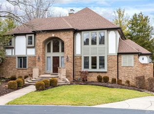 7104 Hunters Creek Dr, Dayton, OH 45459