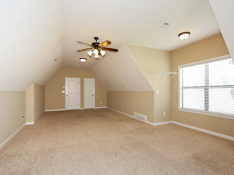 55 Misty Meadows Cv — Photo 13