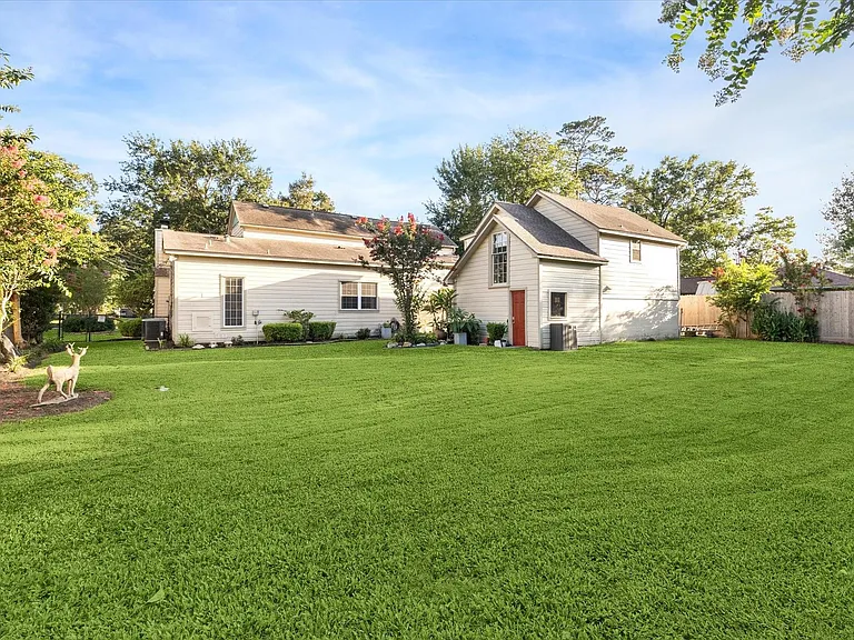 718 Garden Oaks Blvd — Photo 3