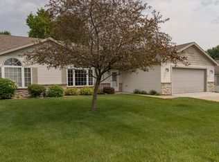 4509 Meadow Lakes Dr NW, Rochester, MN 55901