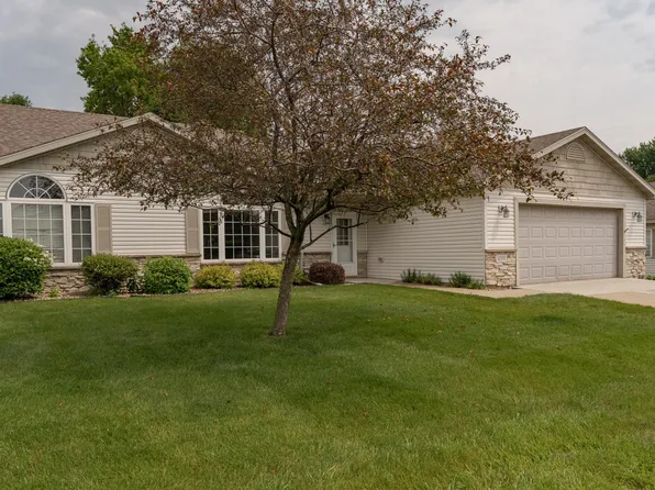 4509 Meadow Lakes Dr NW, Rochester, MN 55901