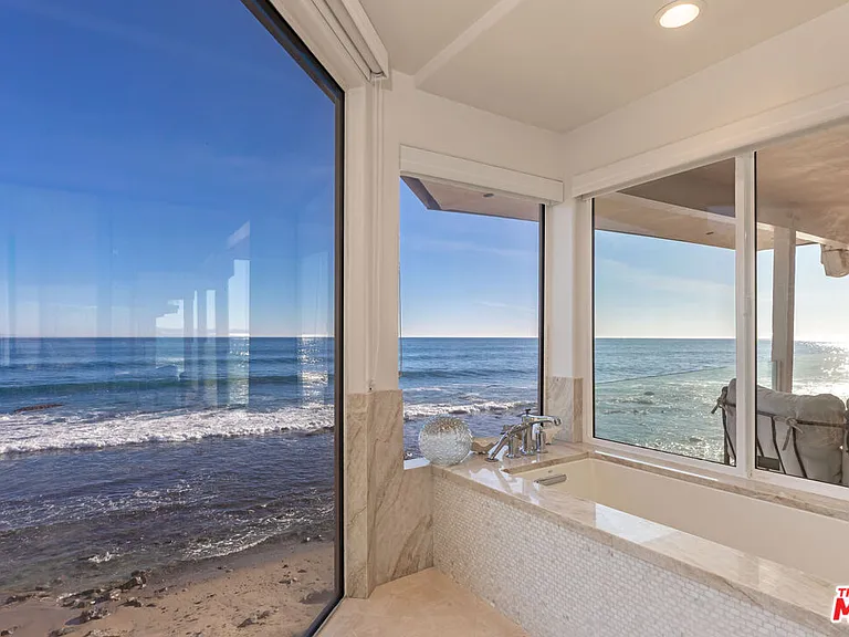 24408 Malibu Rd — Photo 28