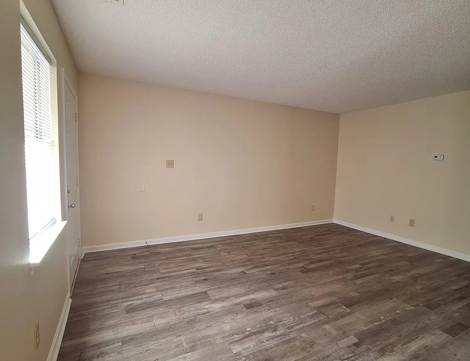 2 bed, 1.0 bath, $850 — Photo 3