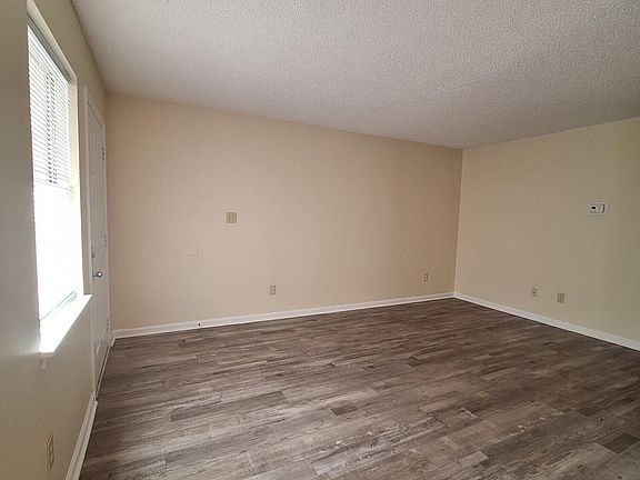 3rd image of 3002 Caldwell Ct APT 12