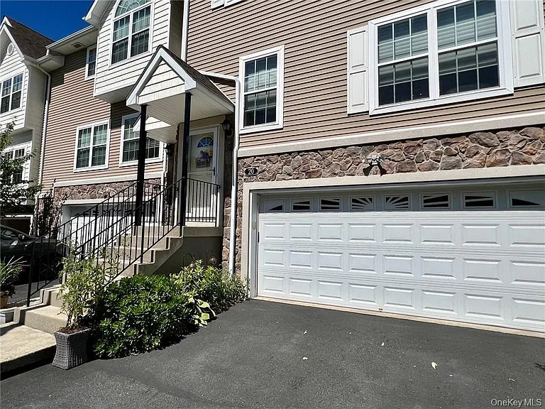 20 Seeley Bull St — Photo 2
