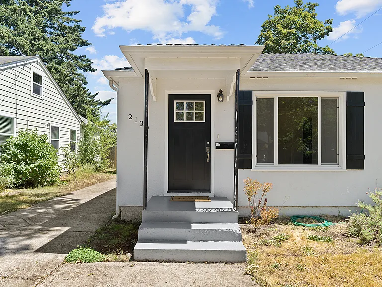 2130 Berry St SE — Photo 2