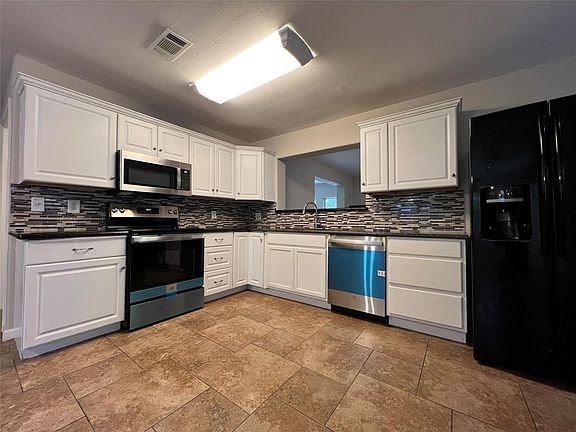 5th image of 9058 Elm Dr