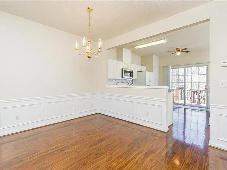 2880 Commonwealth Cir — Photo 4