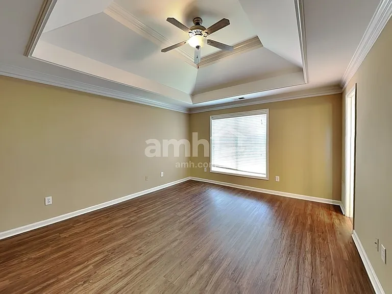 620 Claredon Ct — Photo 14