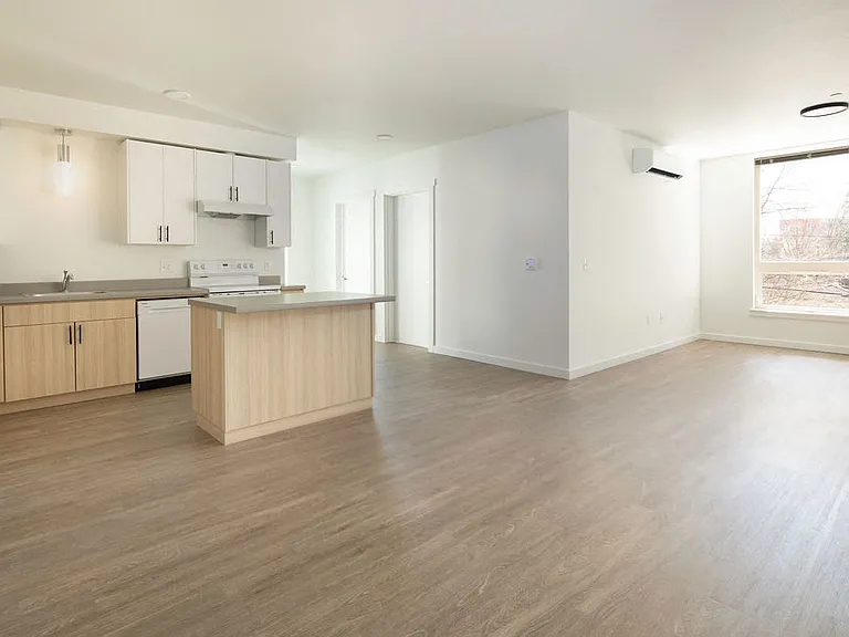 Viewfinder Apartments — Photo 22
