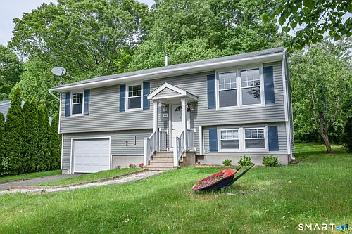 49 Tudor Ln Photo 1