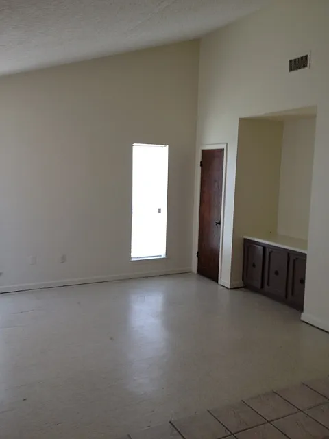 Gm 8714 Gsri Ave — Photo 3