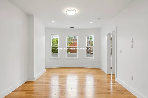 406 Columbia St #8 Photo 1