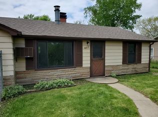 837 S Sumner Ave, Aurora, IL 60505