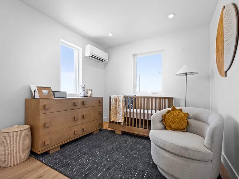 519 E Warnock Ave #B — Photo 14