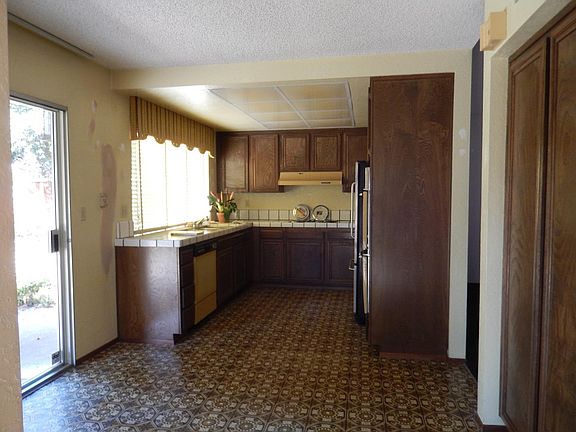 5th image of 3165 Salem Dr